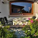 La Cornice